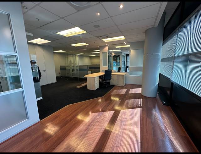 248M² OFFICE TO LET IN SANDTON CENTRAL